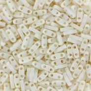 Miyuki quarter tila 5x1.2mm Perlen - Matted opaque cream QTL-2021